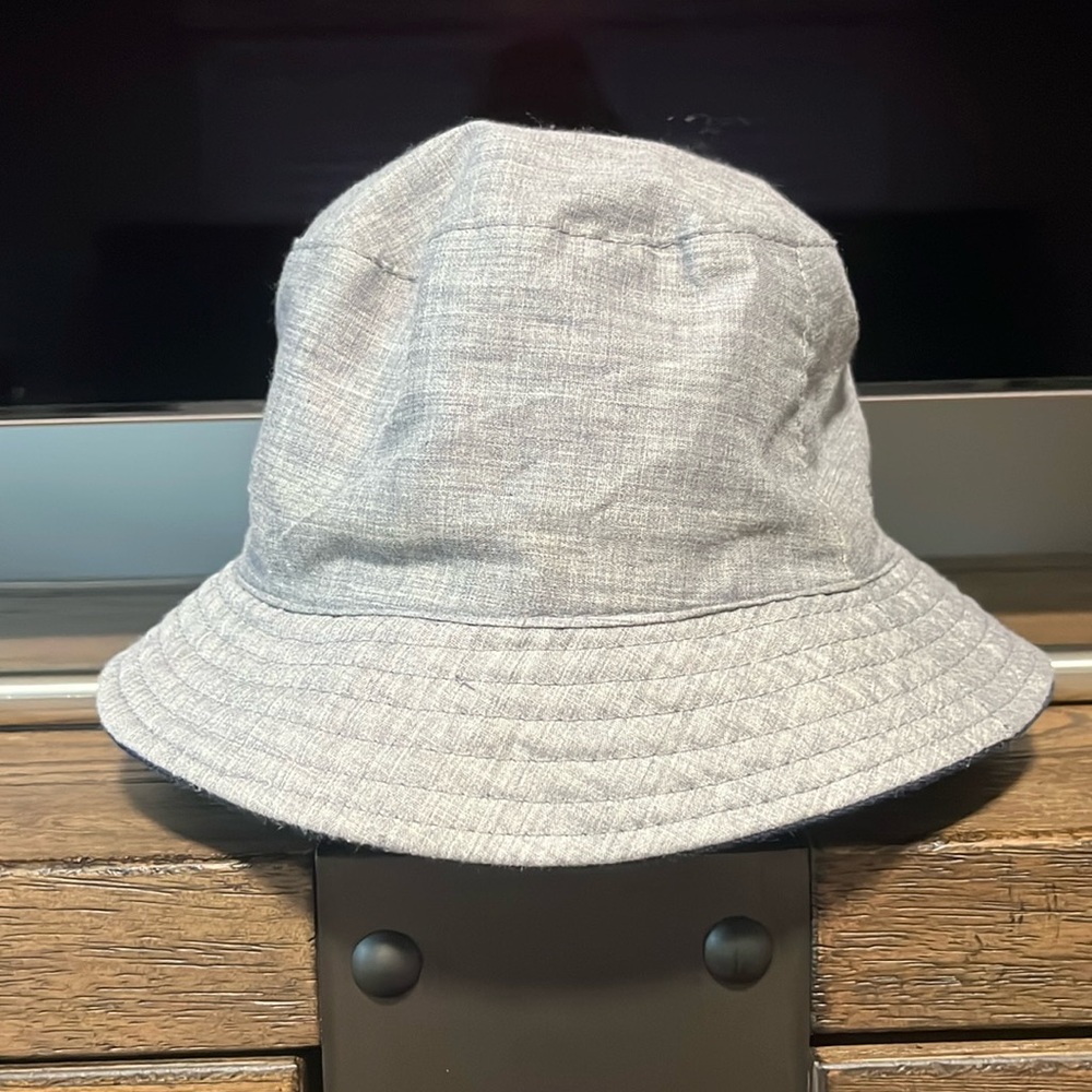 🛍️5️⃣ / 💲2️⃣5️⃣🛍️ - Reversible Gray/Blue Bucket Hat